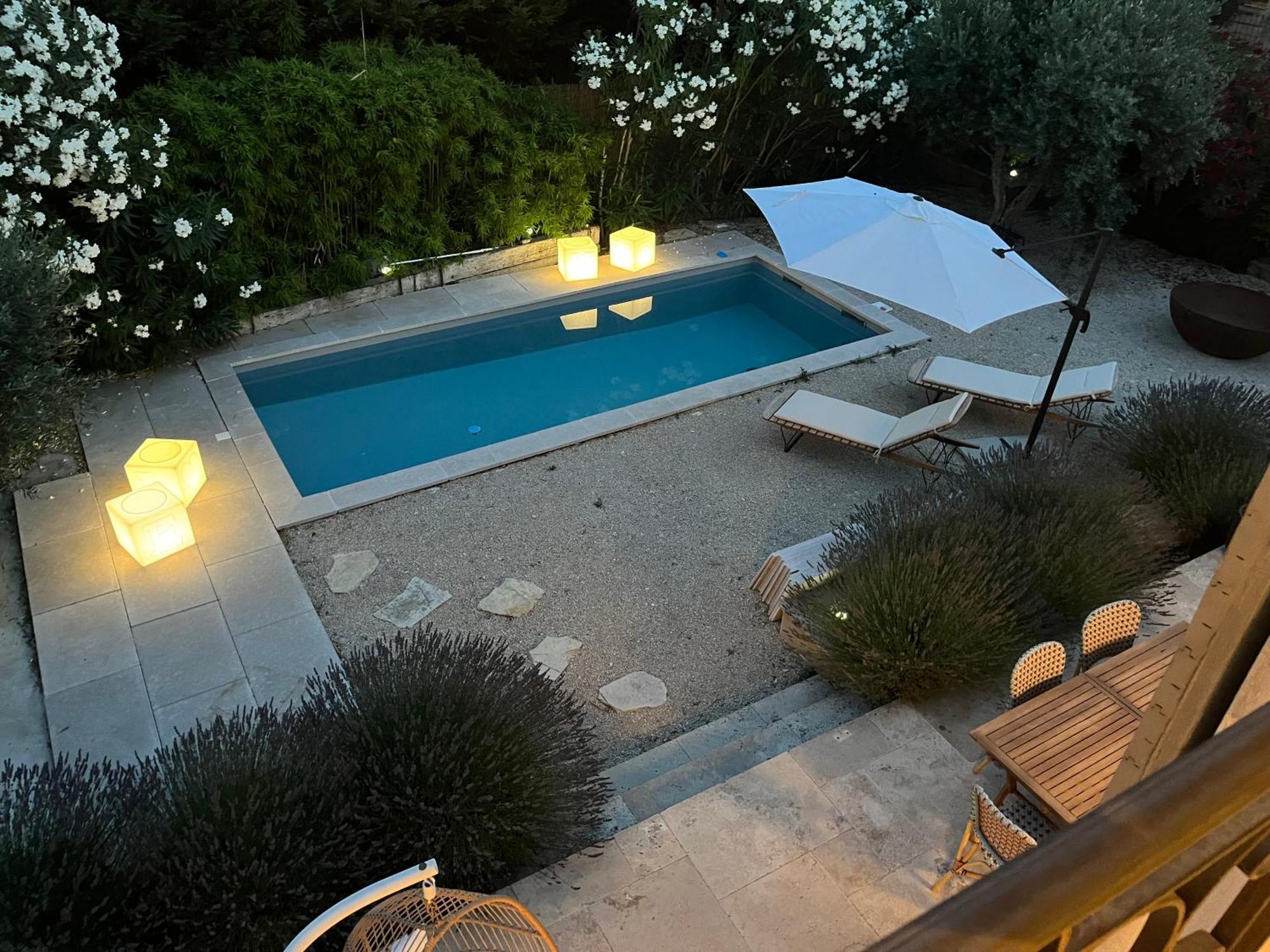 Aprile Saint-Étienne-du-Grès